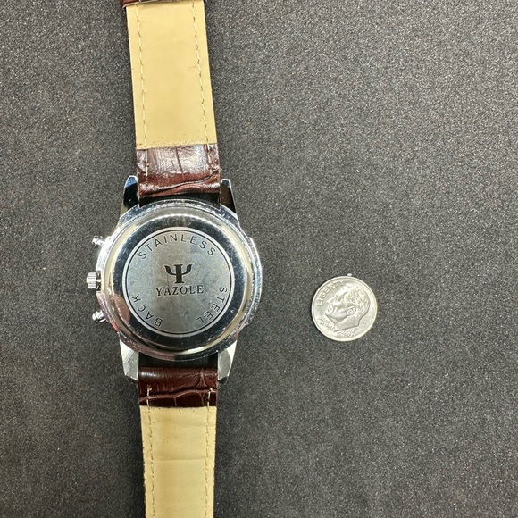 Yazole men’s Watch. New battery - Picture 3 of 3